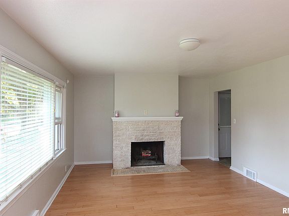 2nd image of 2513 W Barker Ave