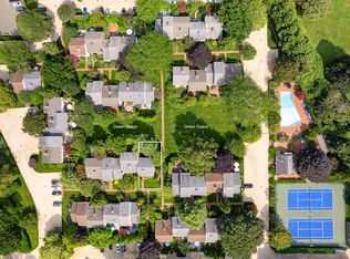 570 Hampton Rd APT 16, Southampton, NY 11968