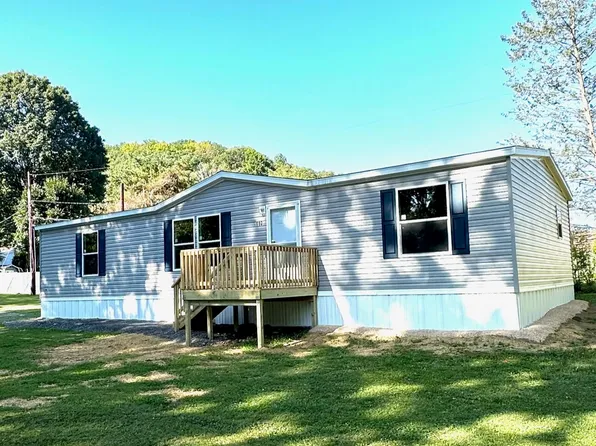 110 California Dr, Altoona, PA 16602