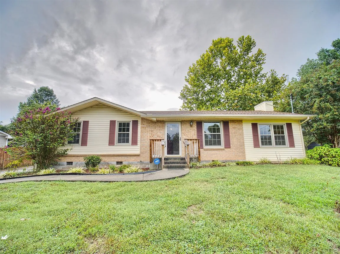 121 Laurel Ln photo 1