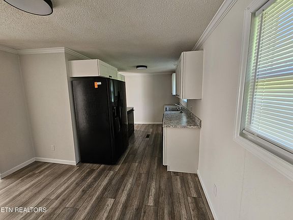4th image of 112 Ray St