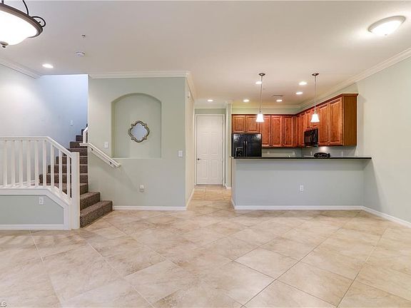 5th image of 8975 Malibu St #135