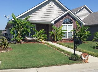 2207 Village Ln, Calera, AL 35040