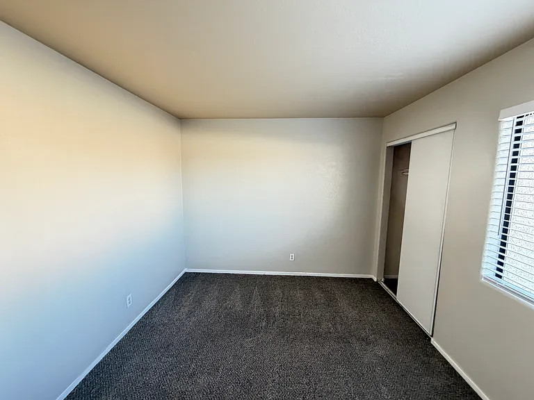 960 N Sloan Ln #104 — Photo 22