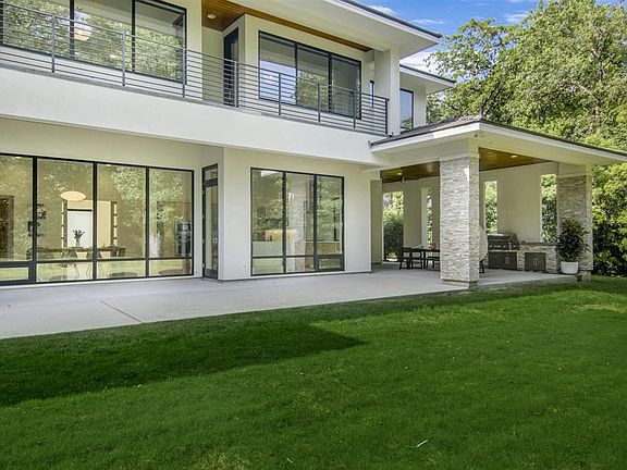 The Star of the Show in this home is the Gehrkin commercial grade windows throughout. They are beautiful inside and out.
