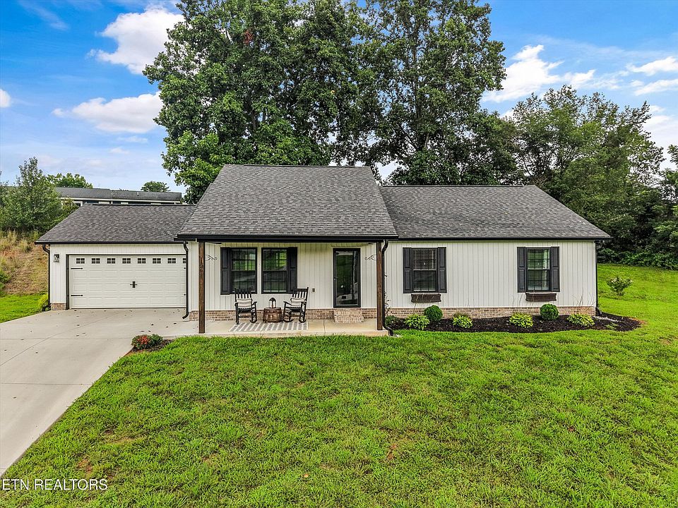 1st image of 126 Zoe Cir