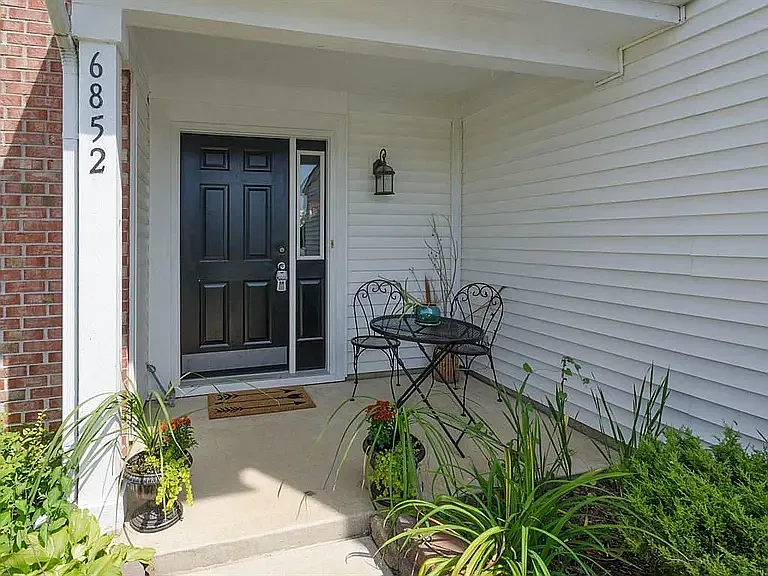 4 bed, 2135 sqft, $2,350 — Photo 2