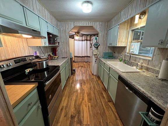 4th image of 3150 NE 36th Ave #411