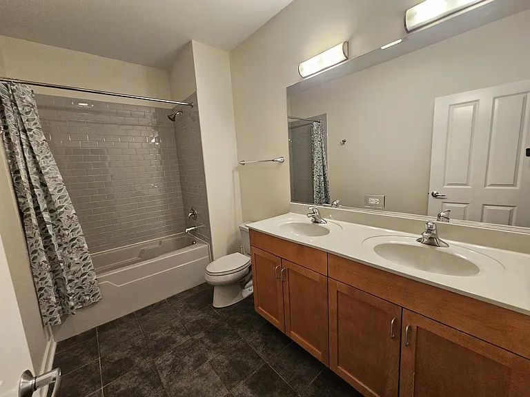 1244 S Blue Island Ave #301 — Photo 14