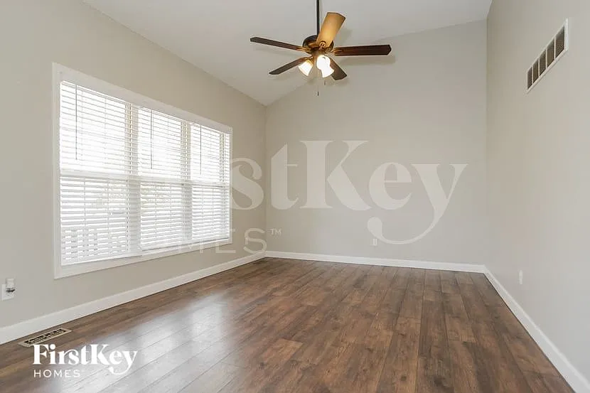 3 bed, 3.0 bath, 2985 sqft, $3,000 — Photo 3