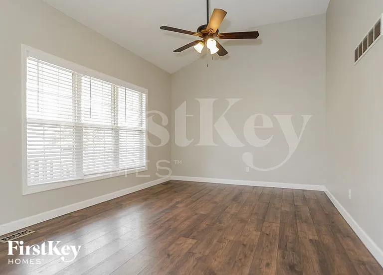 10501 NW 86th St — Photo 3