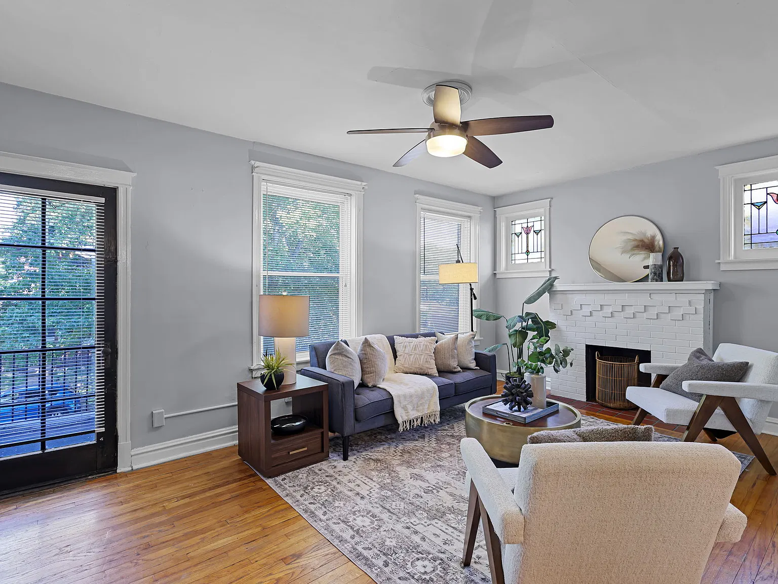 2 bed, 1084 sqft, $1,600 — Photo 2