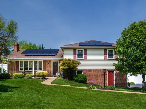 437 Dartha Dr, Dallastown, PA 17313