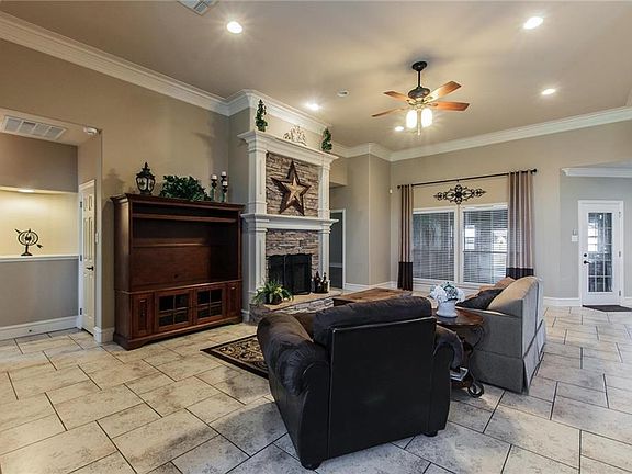 4th image of 3066 Belmont Ln