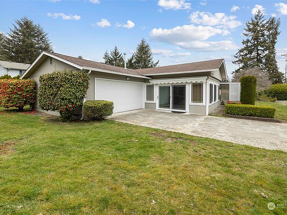 2nd image of 102 Candlewyck Drive W
