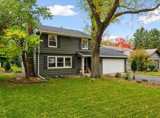 11259 Windrow Dr, Eden Prairie, MN 55344