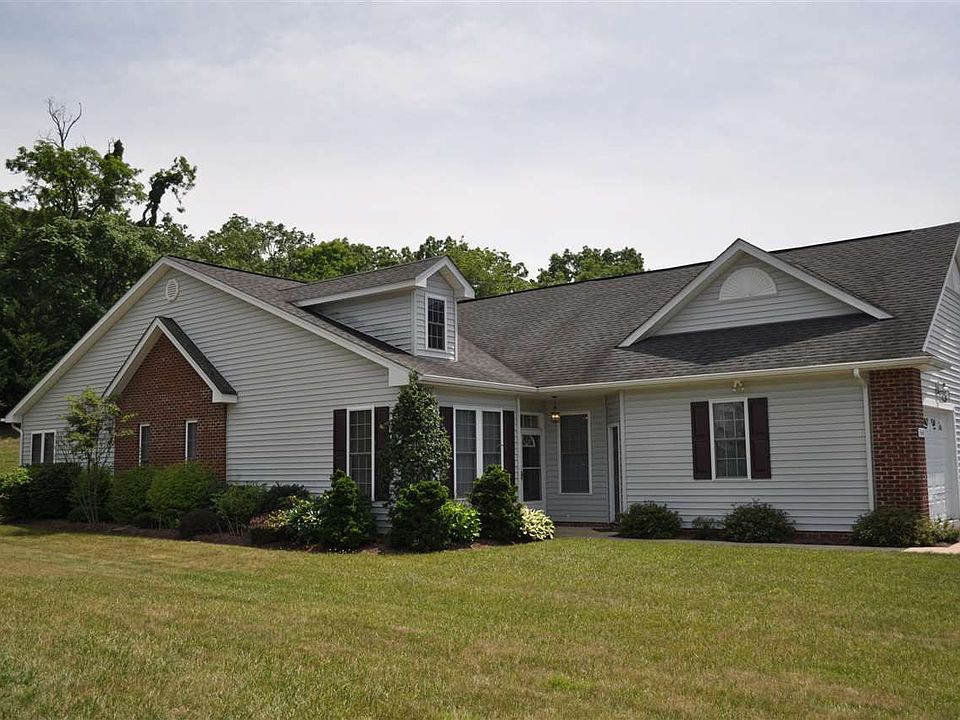 1st image of 360 Silver Oaks Dr