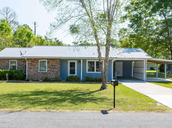 142 Hillcrest Cir NE, Branford, FL 32008