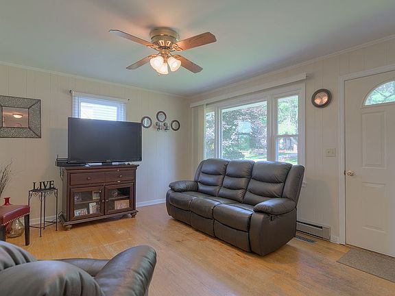 3rd image of 5756 Stephen Dr