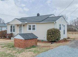 138 Elizabeth St, Lexington, NC 27295