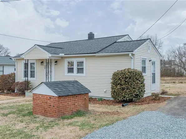 138 Elizabeth St, Lexington, NC 27295