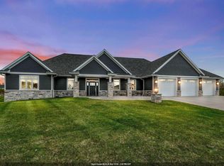 2685 Creekwood Cir, Green Bay, WI 54311