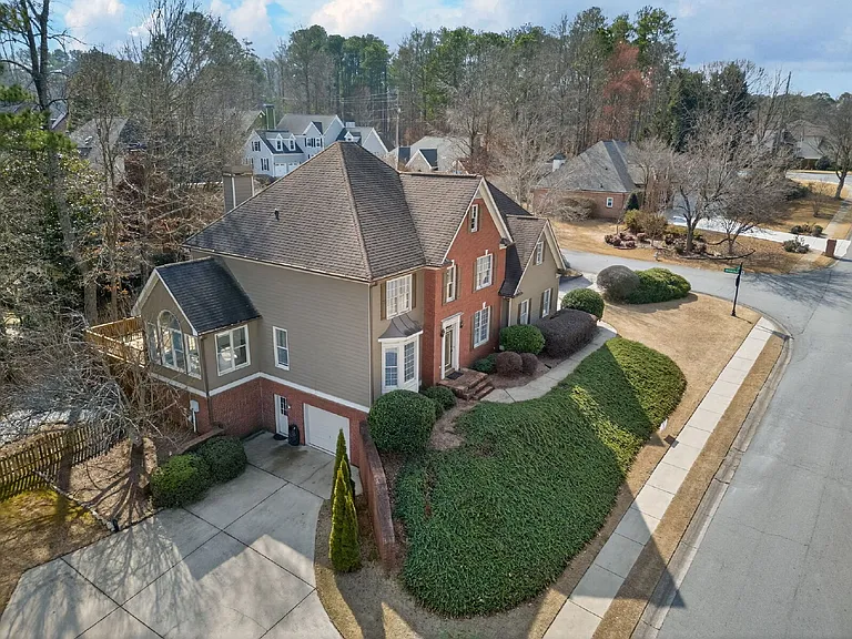 1712 Kenbrook Ct NW — Photo 46