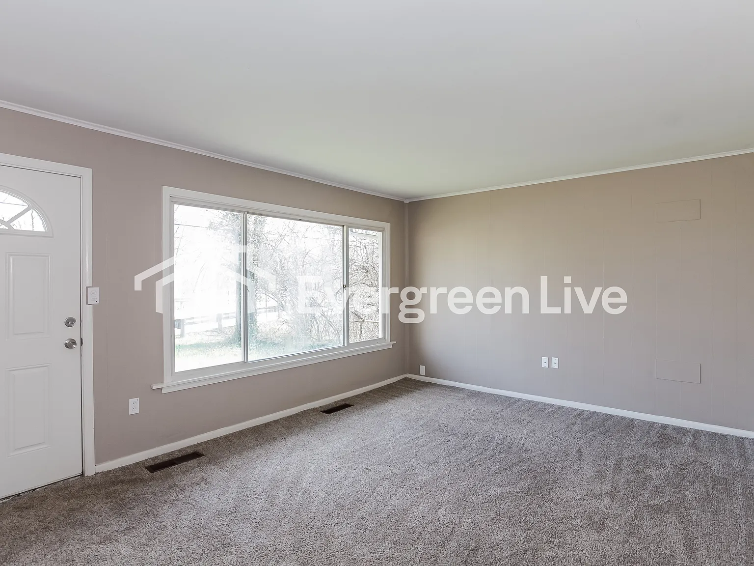 3 bed, 1.0 bath, 960 sqft, $1,545 — Photo 3