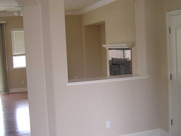 3rd image of 1441 Grovewood Ln