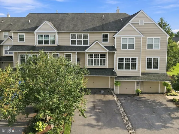 439 Lake George Cir, West Chester, PA 19382