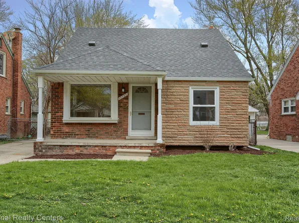 19733 Damman St, Harper Woods, MI 48225