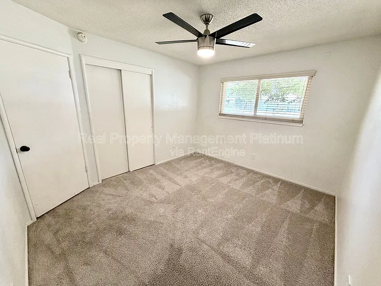 5694 N 9th St — Photo 14