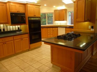 3825 SW 97th Ave, Portland, OR 97225