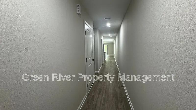 3 bed, 2.5 bath, 1514 sqft, $1,650 — Photo 2