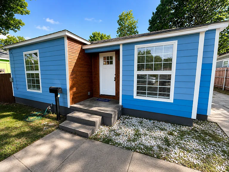 3518 Grafton Ave — Photo 2
