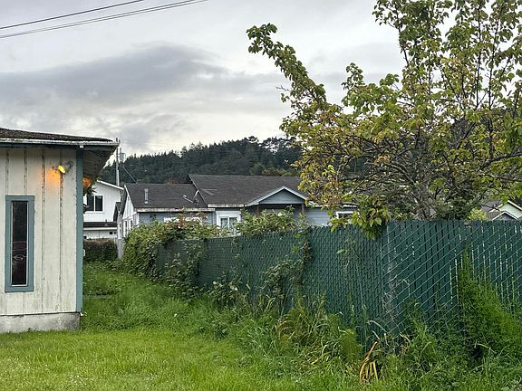 3rd image of 337 2nd Ave