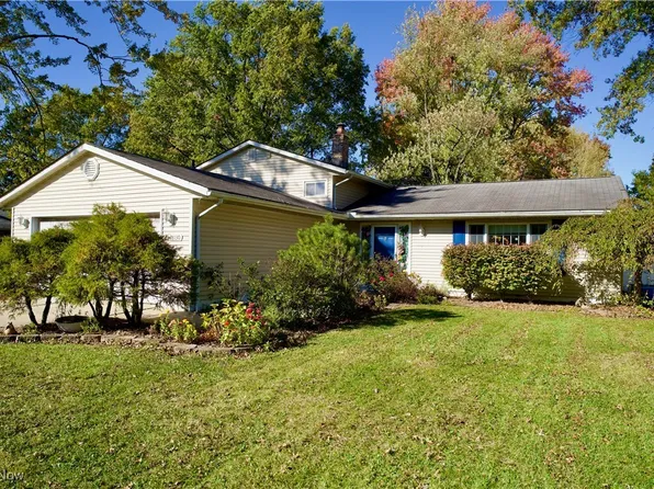 28130 Angela Dr, North Olmsted, OH 44070