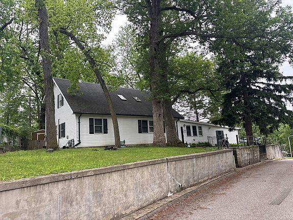 3rd image of 107 Waterbury Rd