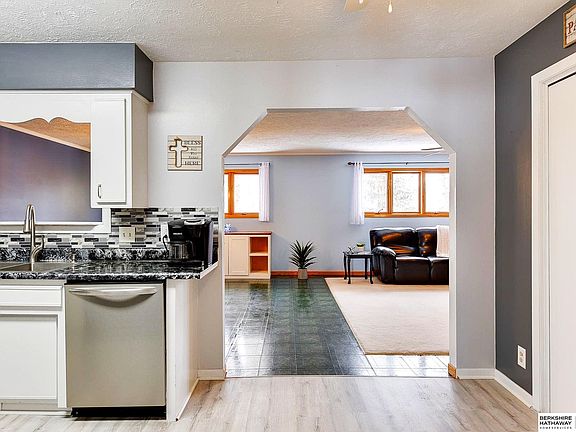 2nd image of 908 Pawnee Dr