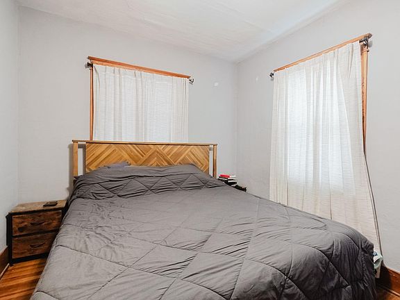 4th image of 505 4th St