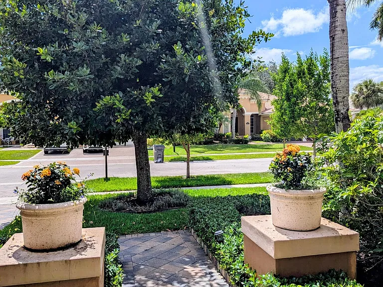 10640 Oak Meadow Ln — Photo 65