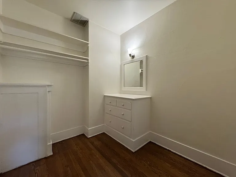 Belmont Apartments — Photo 31