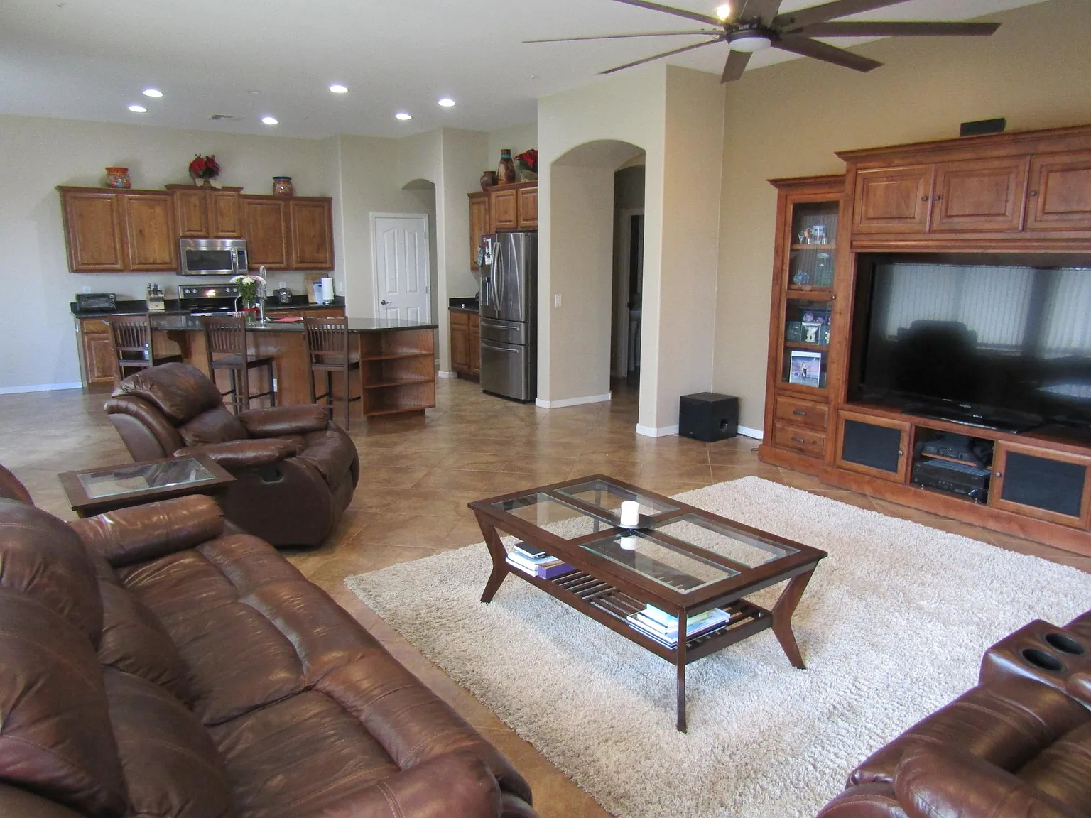 4 bed, 2.5 bath, 2908 sqft, $2,650 — Photo 4