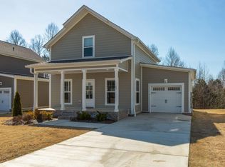 17 Sycamore Rdg W, Burns, TN 37029