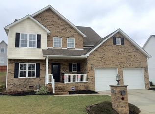 153 Glen Oaks Ct, Hurricane, WV 25526