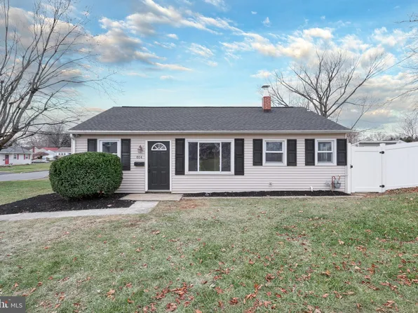 814 Saint Johns Rd, Camp Hill, PA 17011