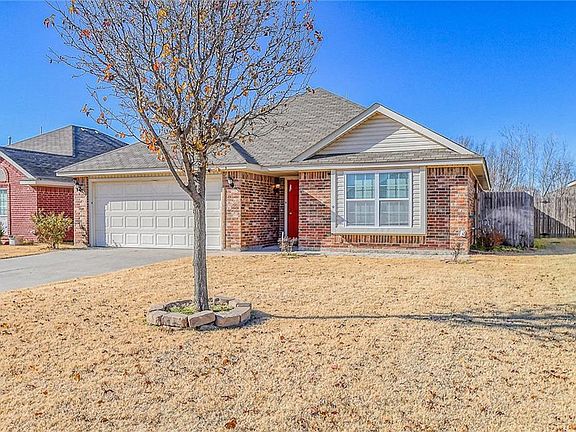 2nd image of 2219 Bradford Cir