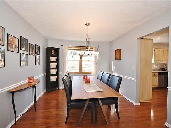 5th image of 158 Village Dr