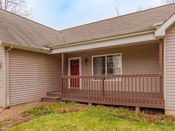 3rd image of 300 Dolores Dr
