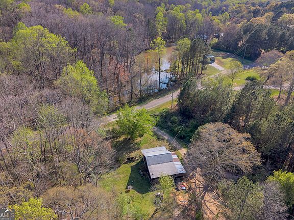 3rd image of 1413 Whiting Rd